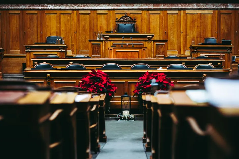 Salle d'audience où l'avocat de la partie civile plaide la réparation du préjudice